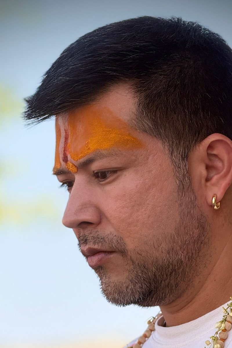 Andrés Cancimance durante el retiro en India